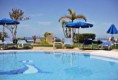 /album/galleria-foto-6/park-suites-aparthotel-piscina-329x224-jpg/